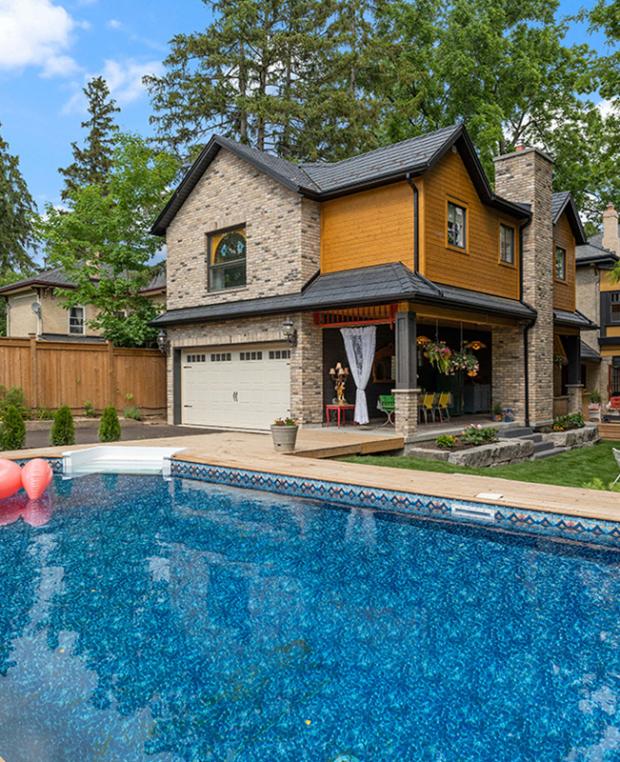 The Hummingbird Luxury Coach House